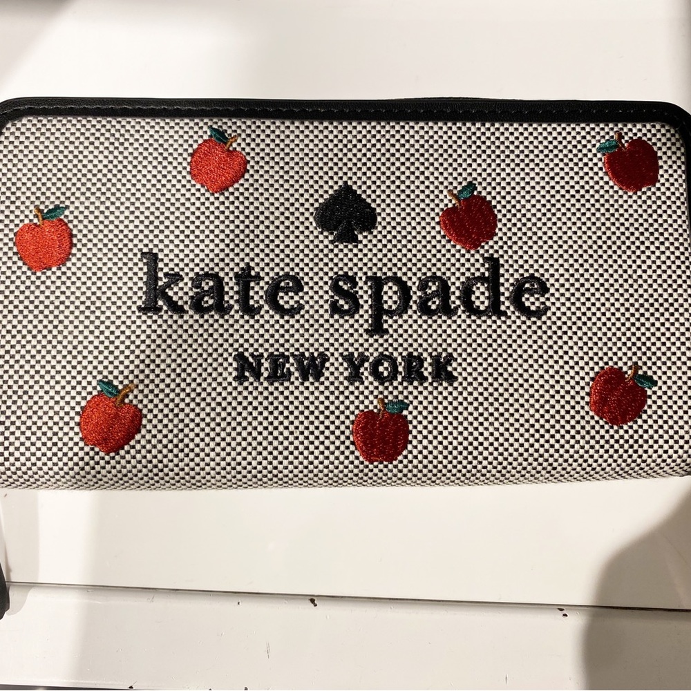 Kate Spade Ella Large Apple Continental Wallet